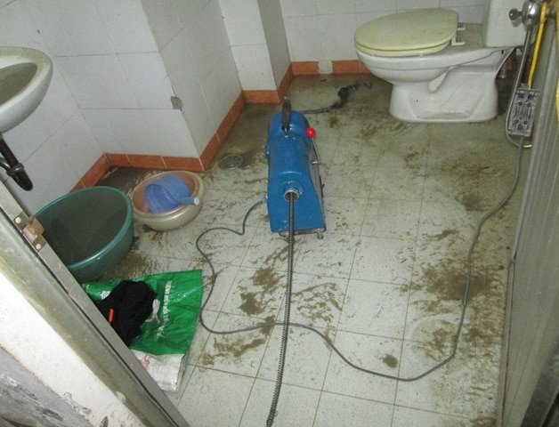 Các tình huống nên gọi dịch vụ hút bể phốt 24/7 ngay lập tức